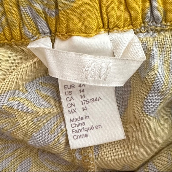 H&M Tropical Palm Leaf Pants - Picture 6 of 6